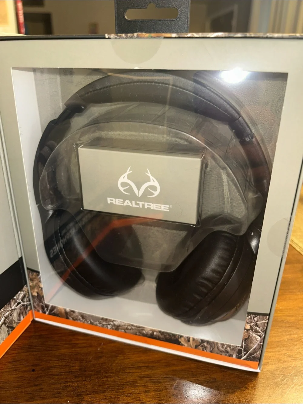 Realtree Camo Wireless Over-Ear Headphones - Black and Brown Camo